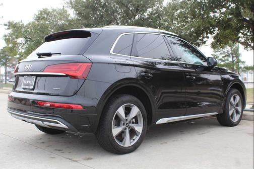 2023 Audi Q5 40 Premium Plus