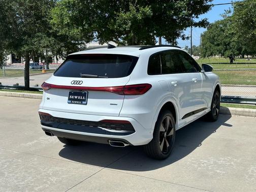 2025 Audi Q5 Premium Plus