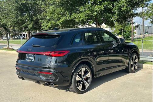 Mythos Black Metallic 2026 Audi SQ5 3.0T Premium Plus