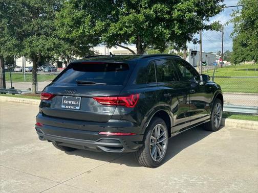 2025 Audi Q3 Premium 45 TFSI S line quattro Tiptronic