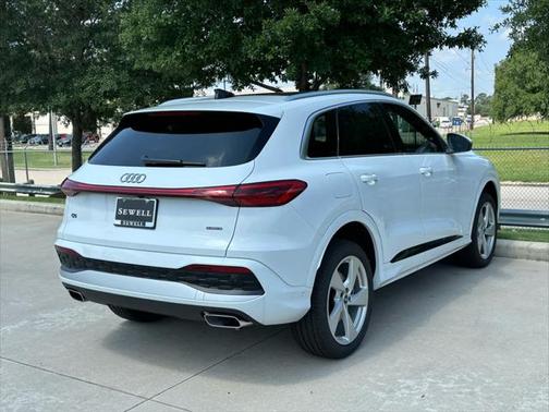 2025 Audi Q5 Premium Plus