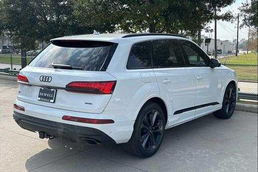 Glacier White Metallic 2026 Audi Q7 55 Premium Plus