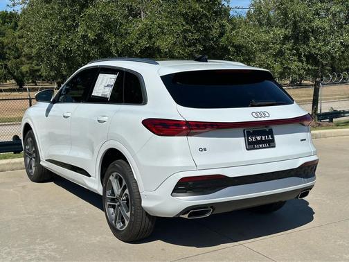 2025 Audi Q5 Premium Plus