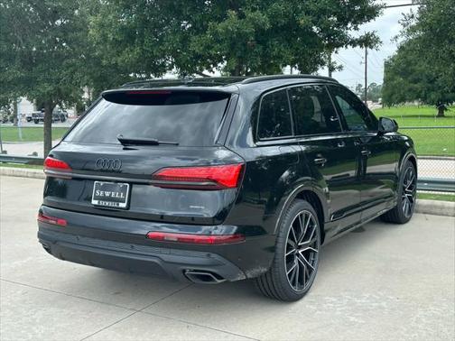 2025 Audi Q7 55 Premium Plus