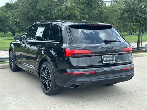 2025 Audi Q7 55 Premium Plus