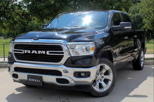 Diamond Black Crystal Pearlcoat 2019 RAM 1500 Big Horn