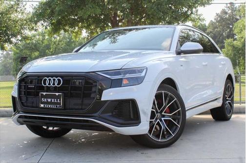 2022 Audi Q8 55 Premium Plus