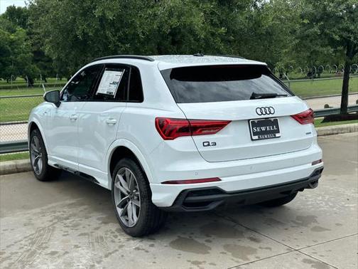 2025 Audi Q3 Premium 45 TFSI S line quattro Tiptronic