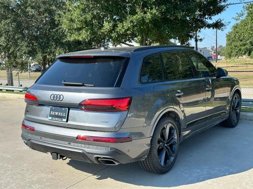 2026 Audi Q7 55 Premium Plus