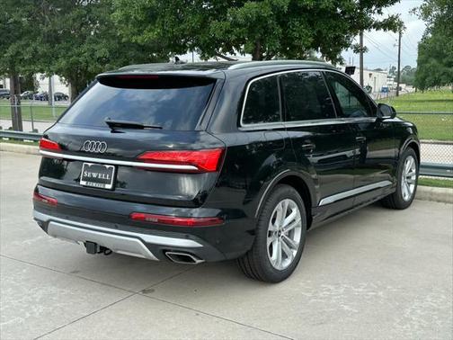 2025 Audi Q7 55 Prestige