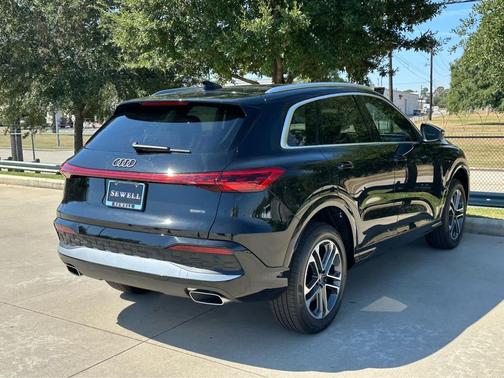 2025 Audi Q5 Premium