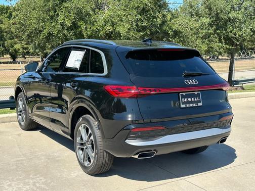 2025 Audi Q5 Premium