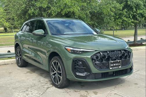 District Green Metallic 2026 Audi Q5 Premium Plus TFSI quattro S tronic