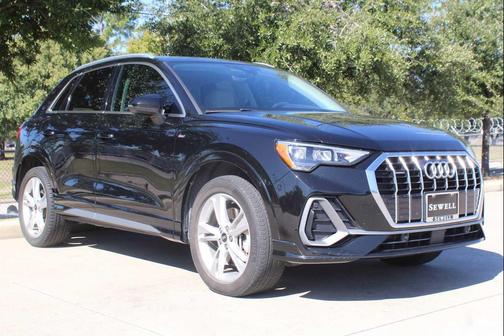 2022 Audi Q3 45 S line Premium