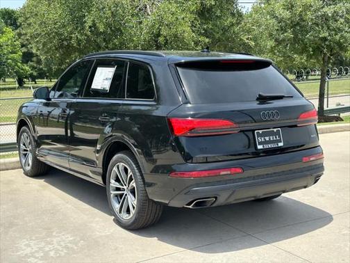 2025 Audi Q7 45 Premium