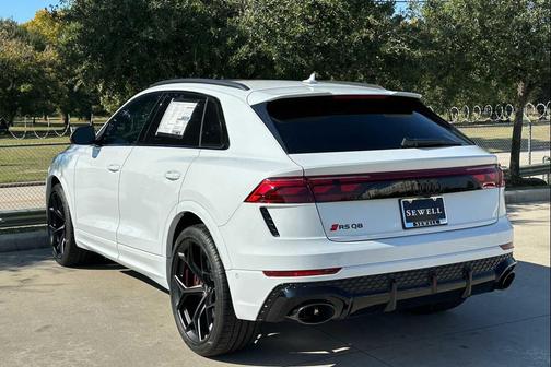 Glacier White Metallic 2026 Audi RS Q8 4.0T