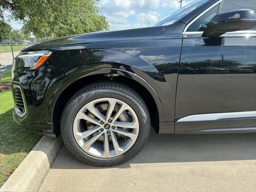 2025 Audi Q7 55 Premium