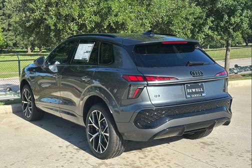Daytona Gray Pearl Effect 2026 Audi Q3 TFSI quattro S tronic