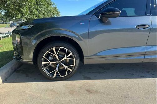 Daytona Gray Pearl Effect 2026 Audi Q3 TFSI quattro S tronic