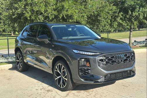 Daytona Gray Pearl Effect 2026 Audi Q3 TFSI quattro S tronic