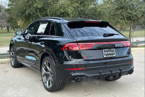 Mythos Black Metallic 2026 Audi RS Q8 4.0T