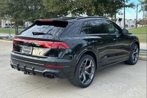Mythos Black Metallic 2026 Audi RS Q8 4.0T