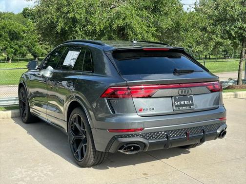 2025 Audi RS Q8 4.0T