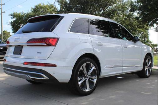 2022 Audi Q7 55 Premium Plus