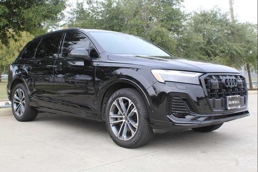 2025 Audi Q7 45 Premium Plus