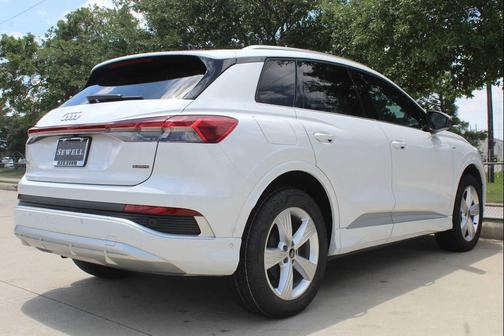 Glacier White Metallic 2024 Audi Q4 e-tron Premium Plus 50 quattro