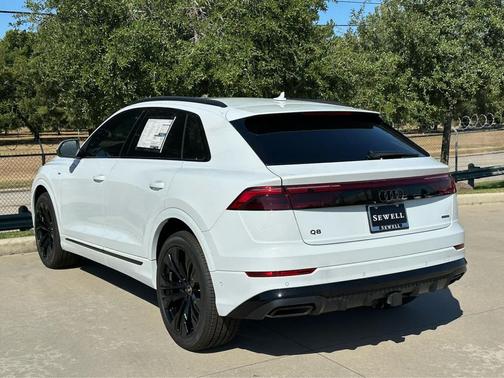 2026 Audi Q8 55 Premium Plus