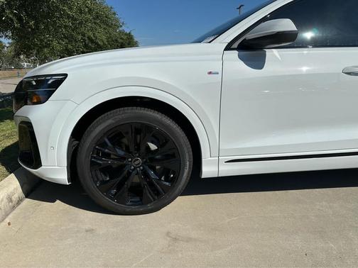 2026 Audi Q8 55 Premium Plus