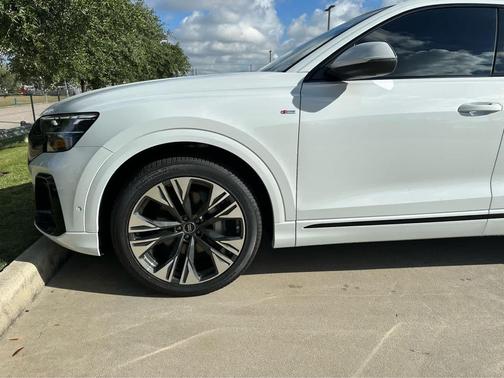 2026 Audi Q8 55 Premium Plus
