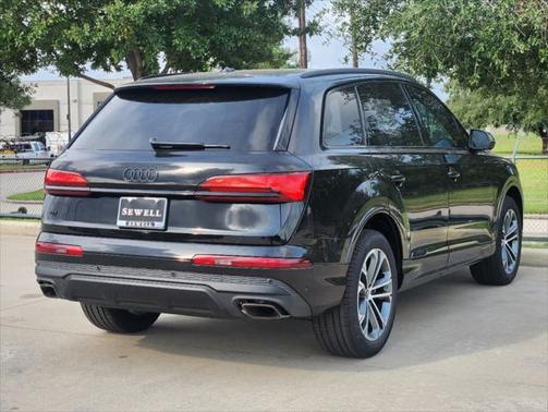2025 Audi Q7 45 Premium Plus