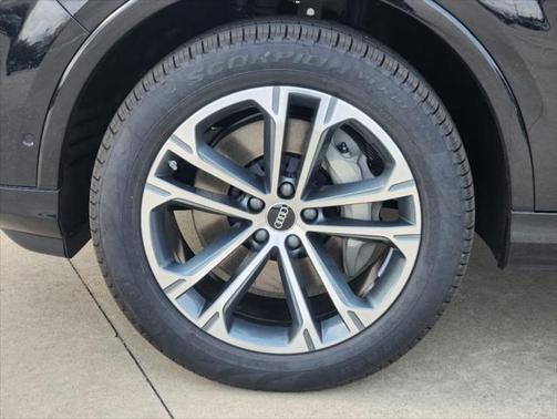 2025 Audi Q7 45 Premium Plus