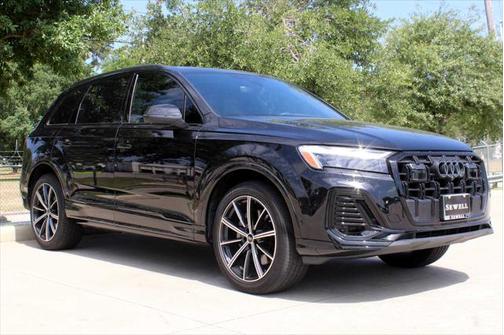 2025 Audi Q7 45 Premium Plus