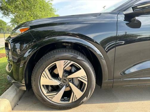 2025 Audi Q6 e-tron Premium Plus quattro