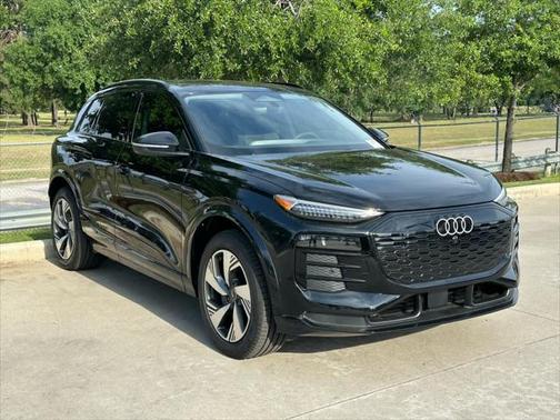 2025 Audi Q6 e-tron Premium Plus quattro