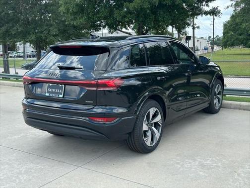 2025 Audi Q6 e-tron Prestige quattro