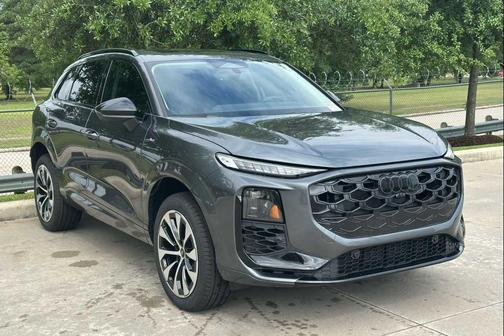 Daytona Gray Pearl Effect 2026 Audi Q3 TFSI quattro S tronic