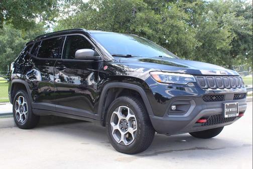 Diamond Black Crystal Pearlcoat 2022 Jeep Compass Trailhawk