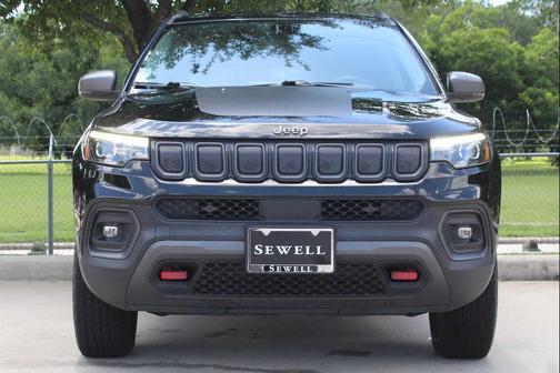 Diamond Black Crystal Pearlcoat 2022 Jeep Compass Trailhawk