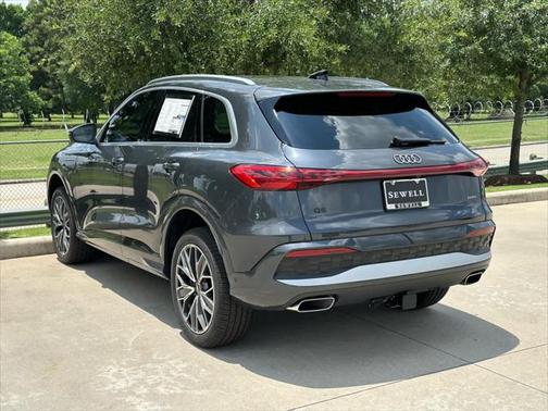 2025 Audi Q5 Premium Plus