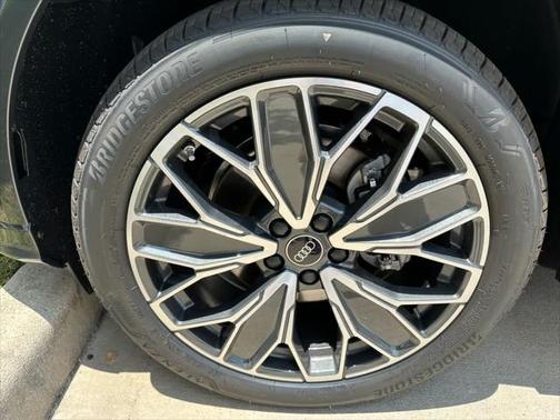 2025 Audi Q5 Premium Plus