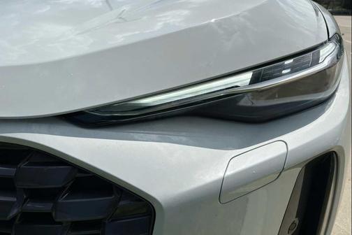 Glacier White Metallic 2025 Audi Q5 Premium Plus TFSI quattro S tronic