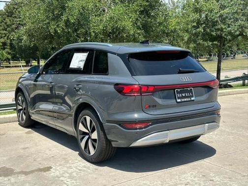 2025 Audi SQ6 e-tron Prestige quattro