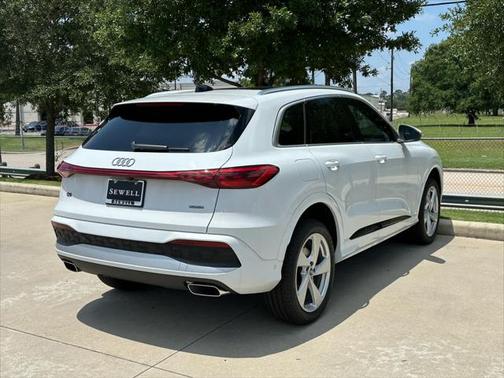 2025 Audi Q5 Premium Plus