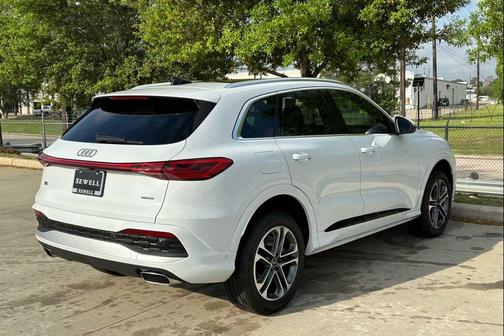 2026 Audi Q5 Premium Plus TFSI quattro S tronic