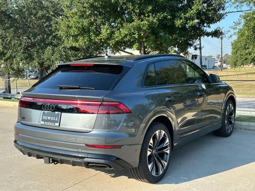 2025 Audi Q8 55 Premium Plus