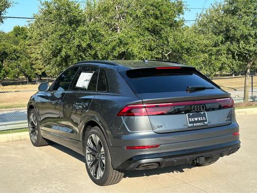 2025 Audi Q8 55 Premium Plus